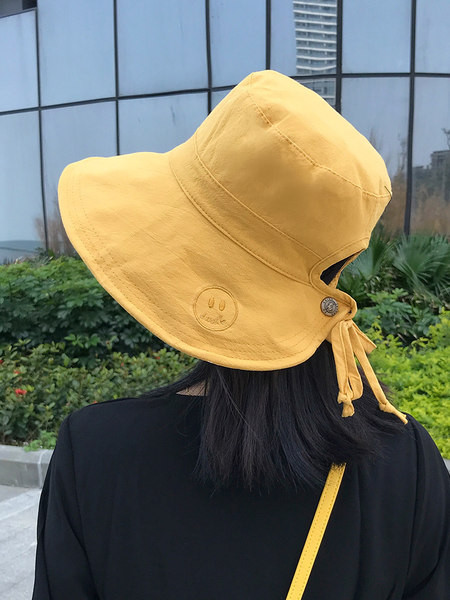 Naiste lipsudega tekstiilist müts - mitut värvi