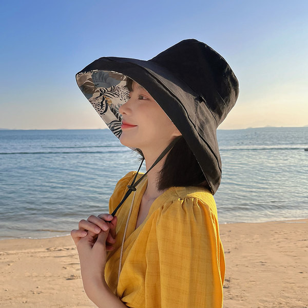 Ženski šešir za sunce širokog oboda s vezicama