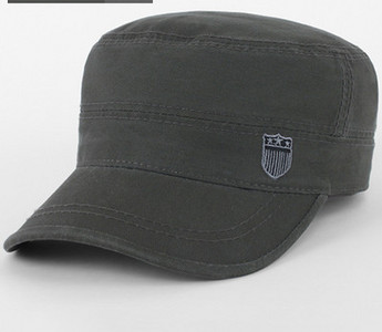 Ανδρικό καπέλο casual με κέντημα και γείσο