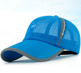 Ανδρικό δικτυωτό καπέλο casual με γείσο