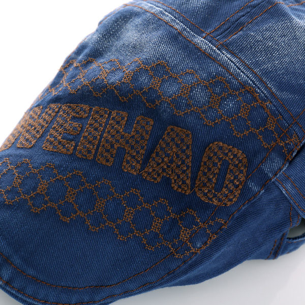 Casual γυναικείο καπέλο με κεντητική επιγραφή