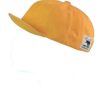 Muška bejzbol kapa sa šiltom i amblemom