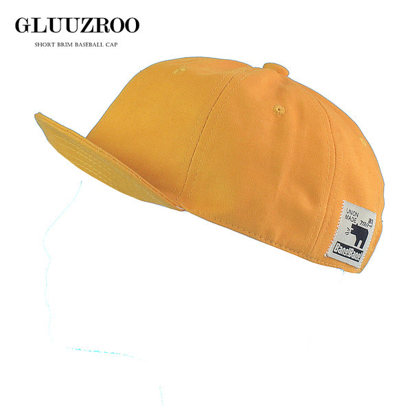 Muška bejzbol kapa sa šiltom i amblemom