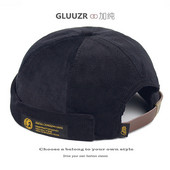 Μοντέρνο ανδρικό καπέλο με επιγραφές