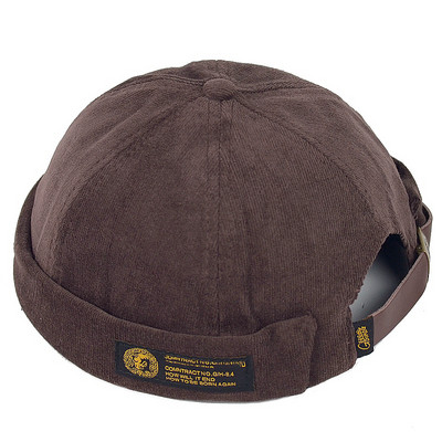 Μοντέρνο ανδρικό καπέλο με επιγραφές