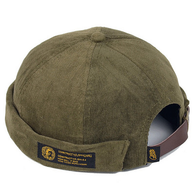 Μοντέρνο ανδρικό καπέλο με επιγραφές