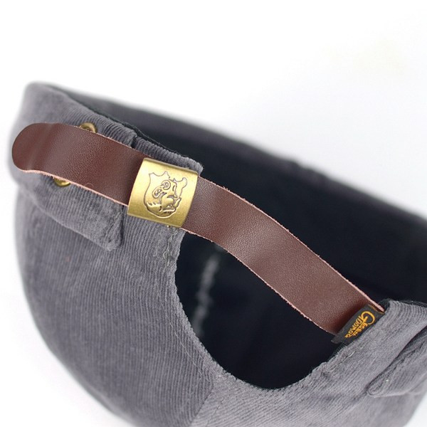 Μοντέρνο ανδρικό καπέλο με επιγραφές