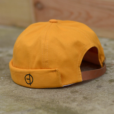 Ανδρικό ρυθμιζόμενο καπέλο με κεντητή επιγραφή