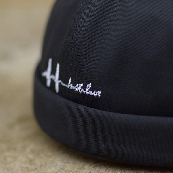 Ανδρικό ρυθμιζόμενο καπέλο με κεντητή επιγραφή