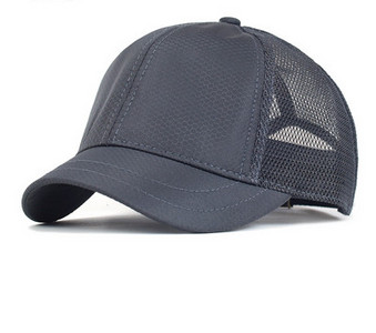 Ανδρικό καπέλο με πλέγμα και γείσο