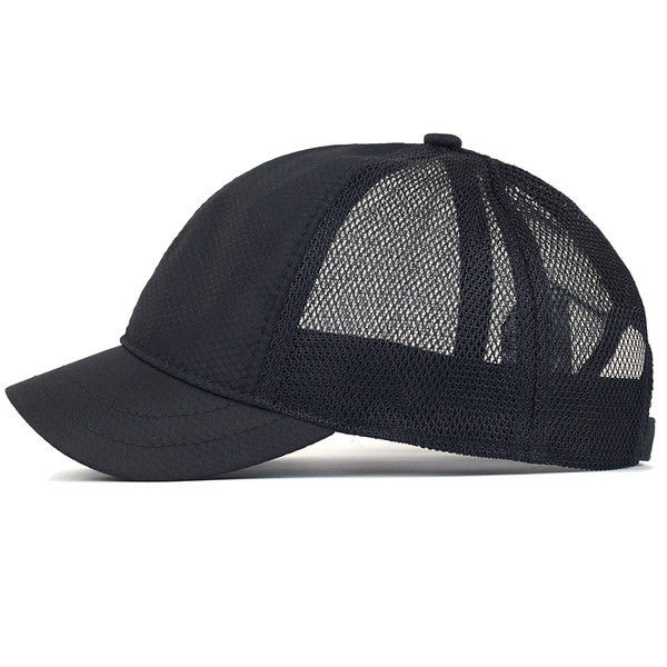 Ανδρικό καπέλο με πλέγμα και γείσο