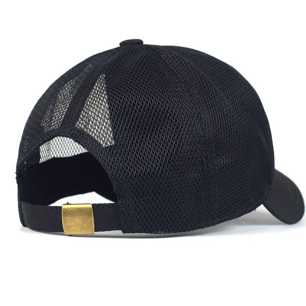 Ανδρικό καπέλο με πλέγμα και γείσο