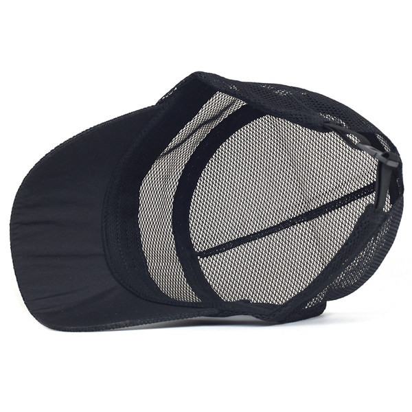 Ανδρικό καπέλο με δίχτυ και επιγραφή