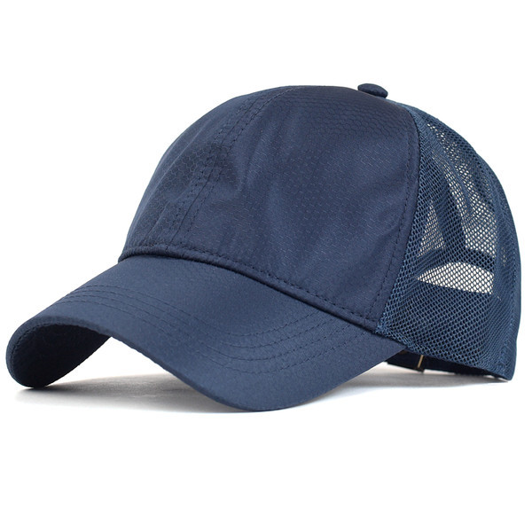 Meeste müts võrgu ja visiiriga mitmes värvitoonis