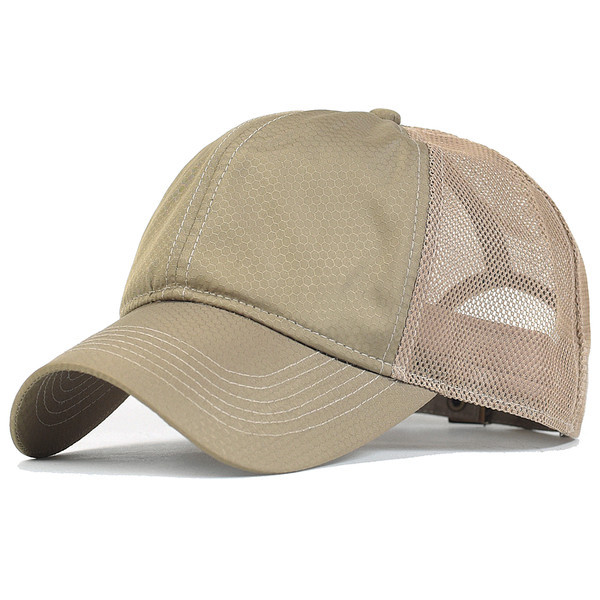 Meeste müts võrgu ja visiiriga mitmes värvitoonis