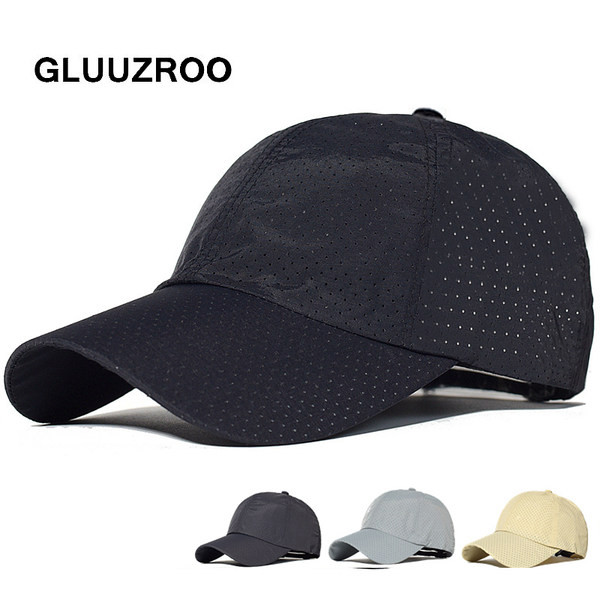 Kelių spalvų vyriška kepurė su skydeliu