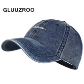 Ανδρικό καπέλο με γείσο και κεντητή επιγραφή