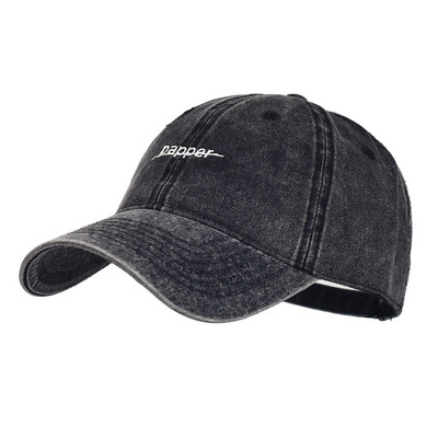 Ανδρικό καπέλο με γείσο και κεντητή επιγραφή