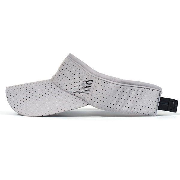 Meeste visiir mitmes värvitoonis