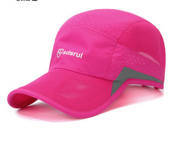 Λεπτό ανδρικό καπέλο με γείσο από διχτυωτό ύφασμα