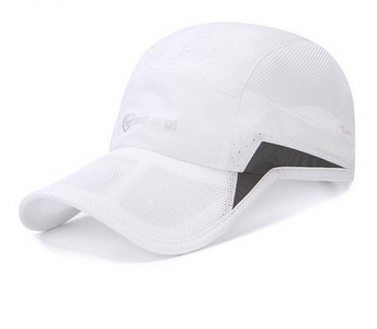 Λεπτό ανδρικό καπέλο με γείσο από διχτυωτό ύφασμα