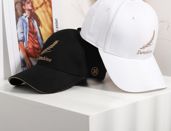 Ανδρικό υφασμάτινο καπέλο με γείσο και κέντημα