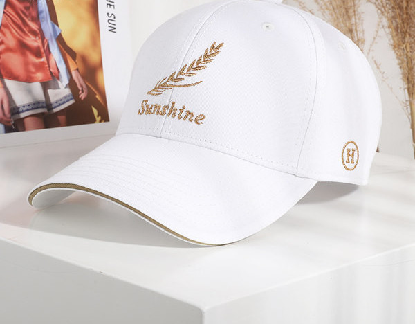 Ανδρικό υφασμάτινο καπέλο με γείσο και κέντημα