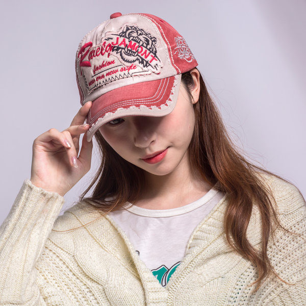 Ανδρικό καπέλο μπέιζμπολ με κεντητή επιγραφή