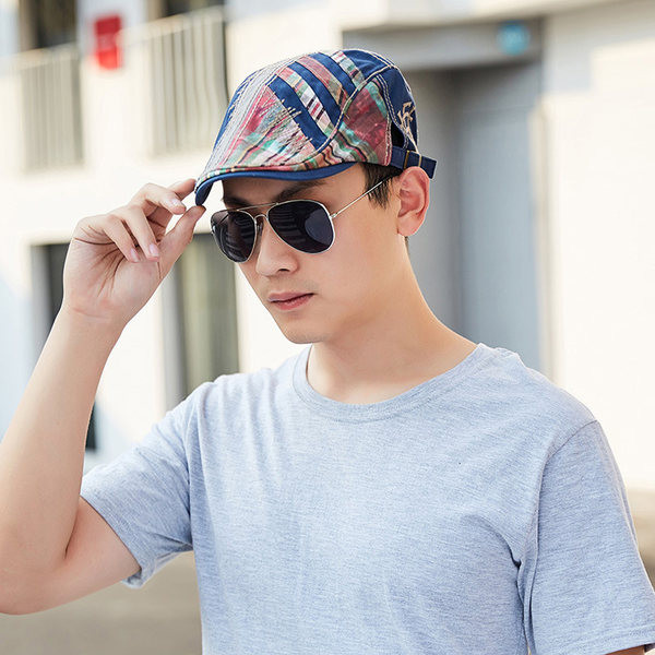 Šešir u boji s kopčom