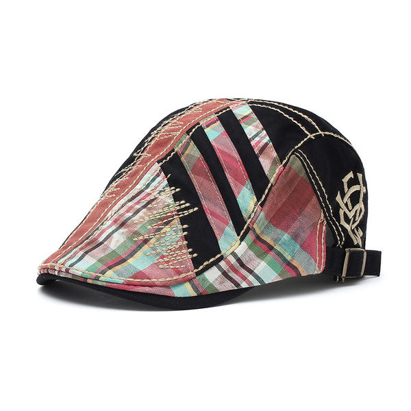 Šešir u boji s kopčom