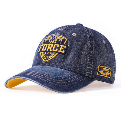 Τζιν καπέλο με κεντητή επιγραφή