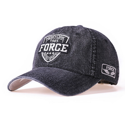 Τζιν καπέλο με κεντητή επιγραφή