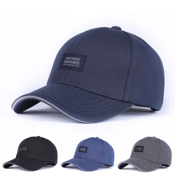 Novi model muške kape sa grbom i šilterom