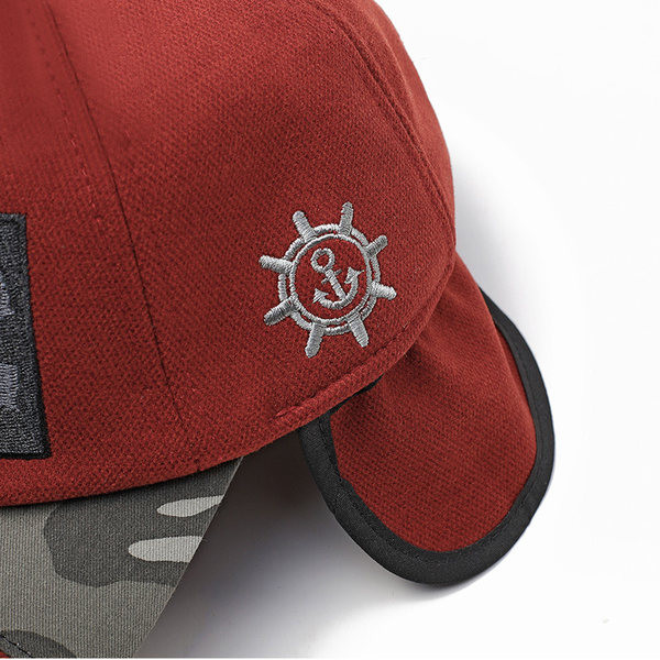 Υφασμάτινο καπέλο με γείσο με χρωματιστό κέντημα