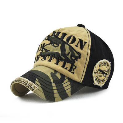 Ανδρικό καπέλο με κεντητή επιγραφή και γείσο