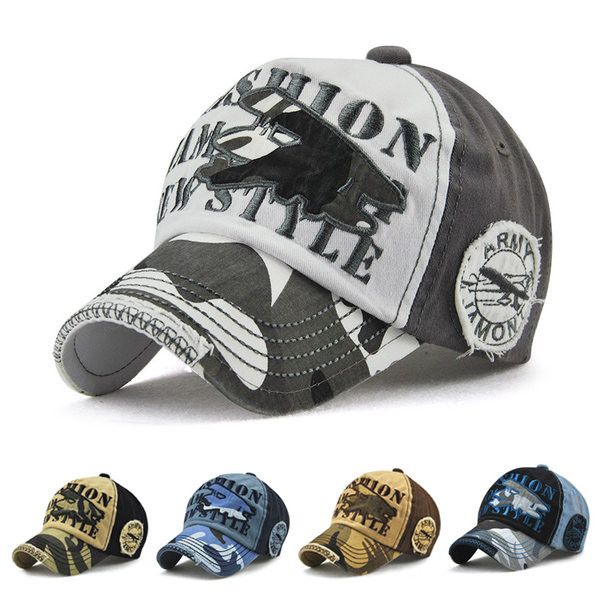 Ανδρικό καπέλο με κεντητή επιγραφή και γείσο