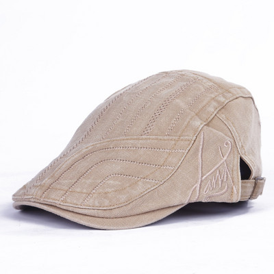 Ανδρικό υφασμάτινο καπέλο με κεντητή επιγραφή