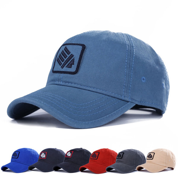 Ανδρικό καπέλο casual με γείσο και έμβλημα