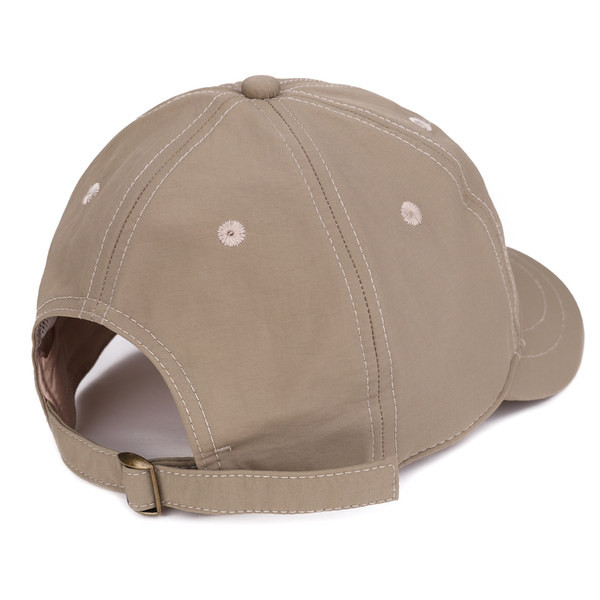 Ανδρικό καπέλο με γείσο - απλό μοντέλο