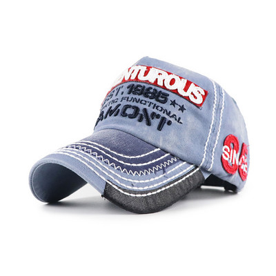 Ανδρικό καπέλο με υφασμάτινο γείσο με κέντημα