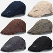 Ανδρικό καπέλο με μεταλλική διακόσμηση