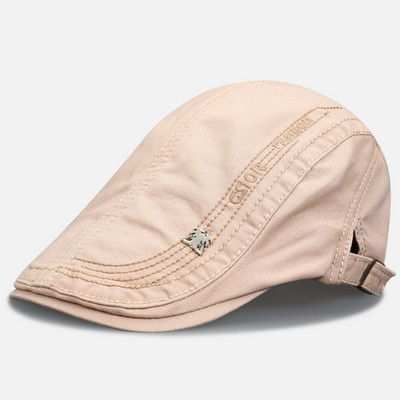 Ανδρικό καπέλο με μεταλλική διακόσμηση