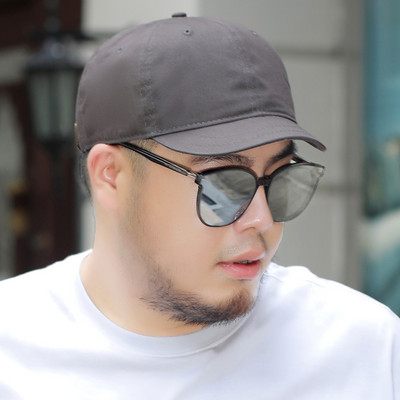 Ανδρικό καπέλο σε τέσσερα χρώματα