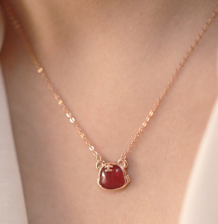 Šiuolaikinė moteriška plona grandinėlė su pakabuku