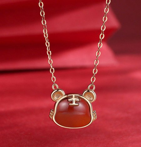 Šiuolaikinė moteriška plona grandinėlė su pakabuku