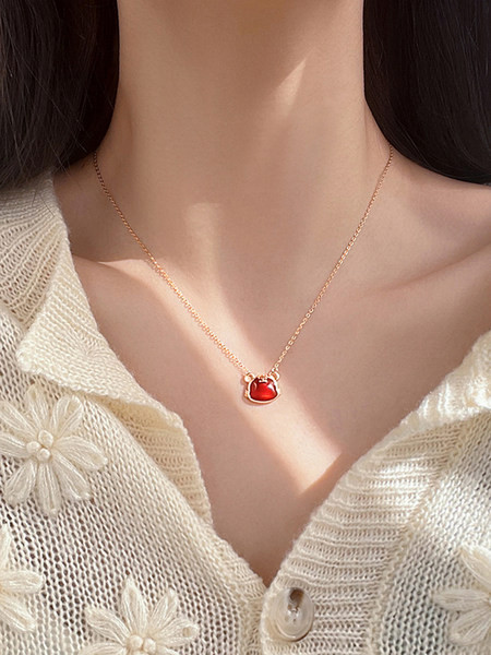 Šiuolaikinė moteriška plona grandinėlė su pakabuku