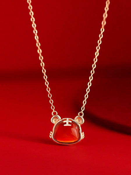 Šiuolaikinė moteriška plona grandinėlė su pakabuku