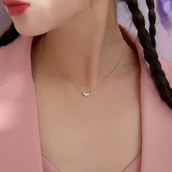 Γυναικείο κολιέ με διακόσμηση καρδιά