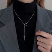 Μοντέρνο γυναικείο κολιέ με διακοσμητικές πέτρες