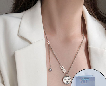 Naiste kaelakee ripatsi ja pealdisega - kaks värvi